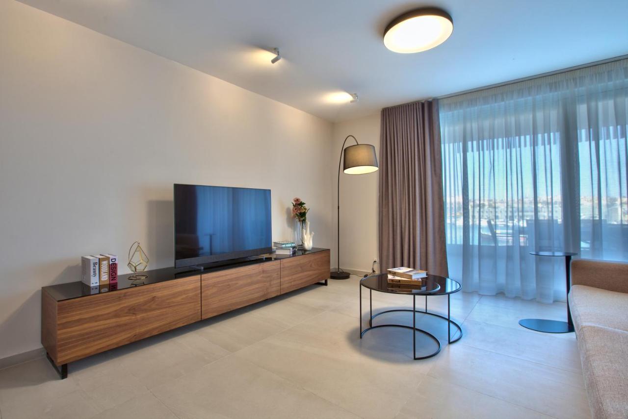 Sea Front Spacious Valletta Views Apartments Sliema Eksteriør bilde